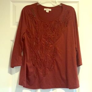 Shirt with 3/4 length sleeves